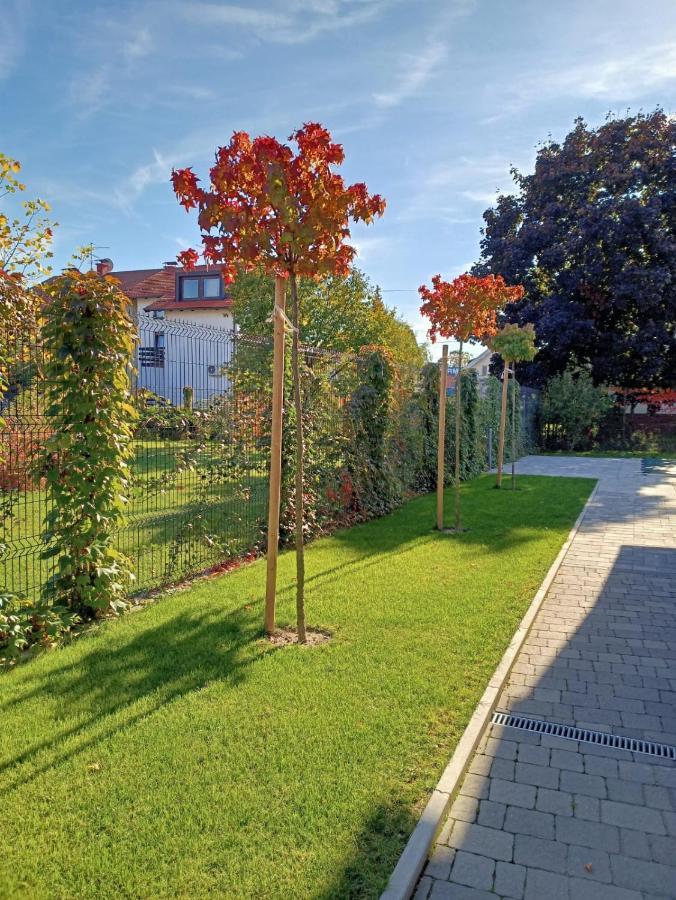 Old Town Zagreb Airport Hotel Velika Gorica Exterior foto